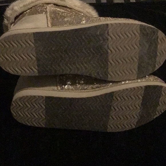 Gold sequin boots Faux suede heel trim faux fur trim  inside side lining . Sz 10 - Picture 4 of 6